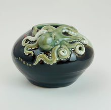 Load image into Gallery viewer, Octopus Vase
