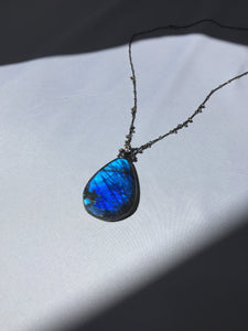 Swarm labradorite necklace - The Highlight Gallery